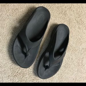 OOFAS, Woman’s Size 9